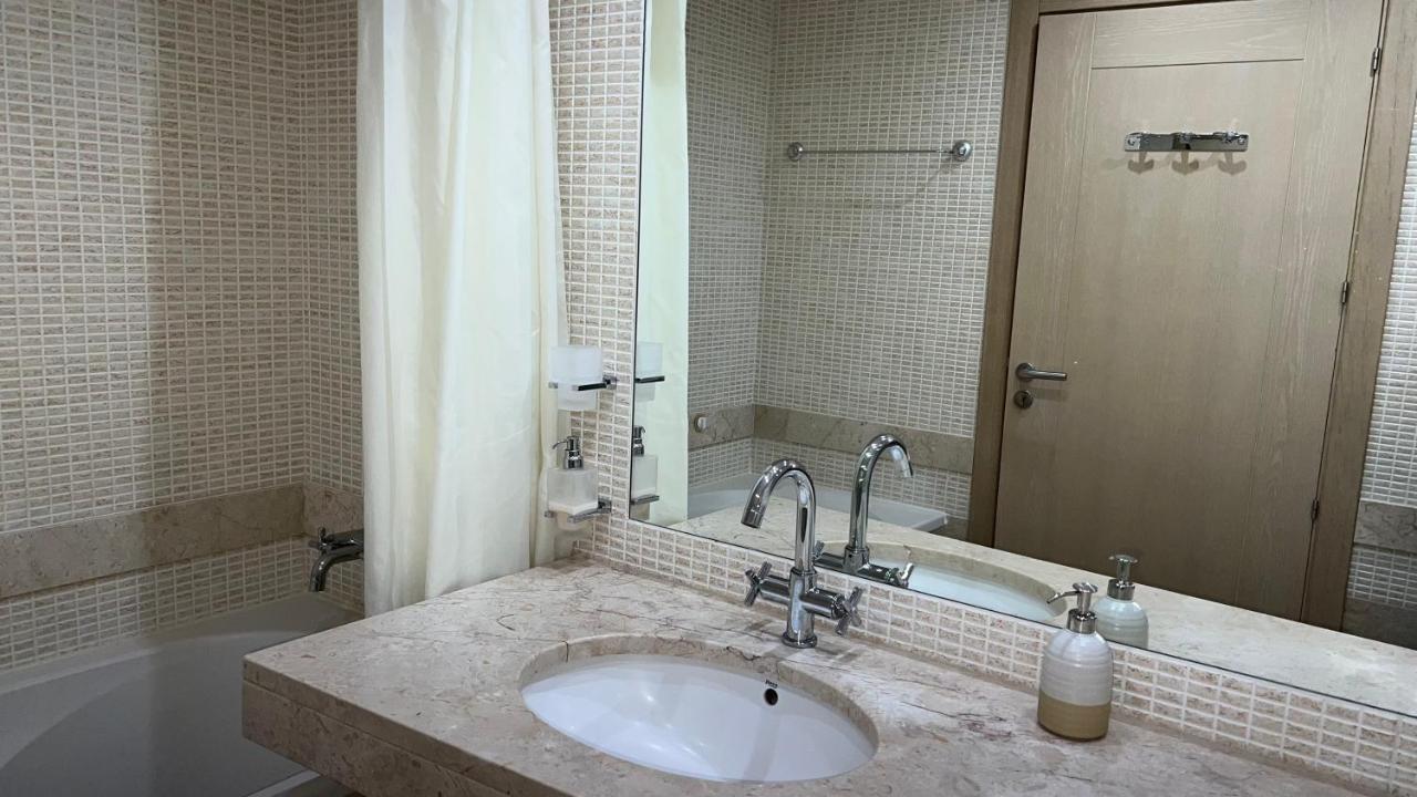 Sea Breeze Apartment Сесимбра Екстериор снимка