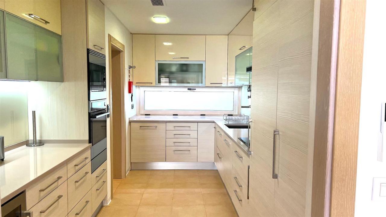 Sea Breeze Apartment Сесимбра Екстериор снимка