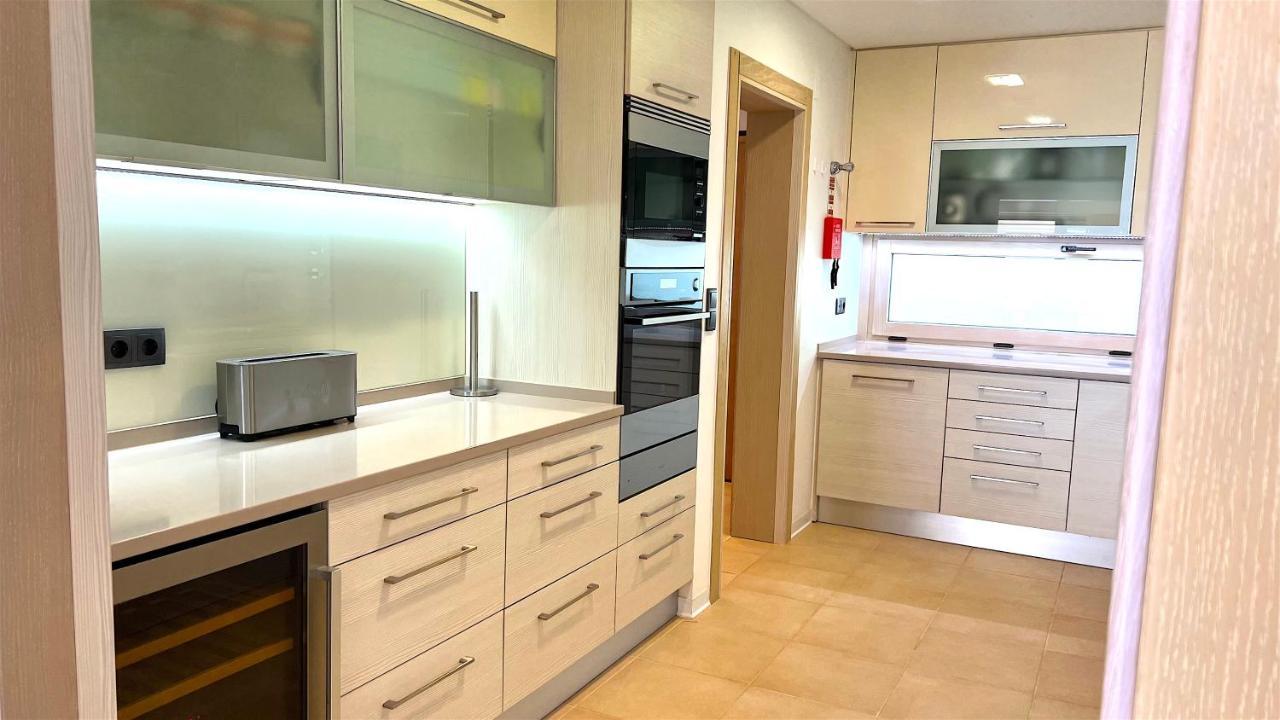 Sea Breeze Apartment Сесимбра Екстериор снимка